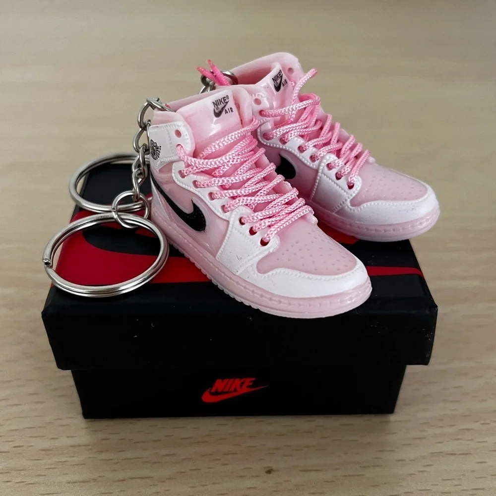 Pink and Black Fashion Sneaker Keychain BNIB with Box Shopper